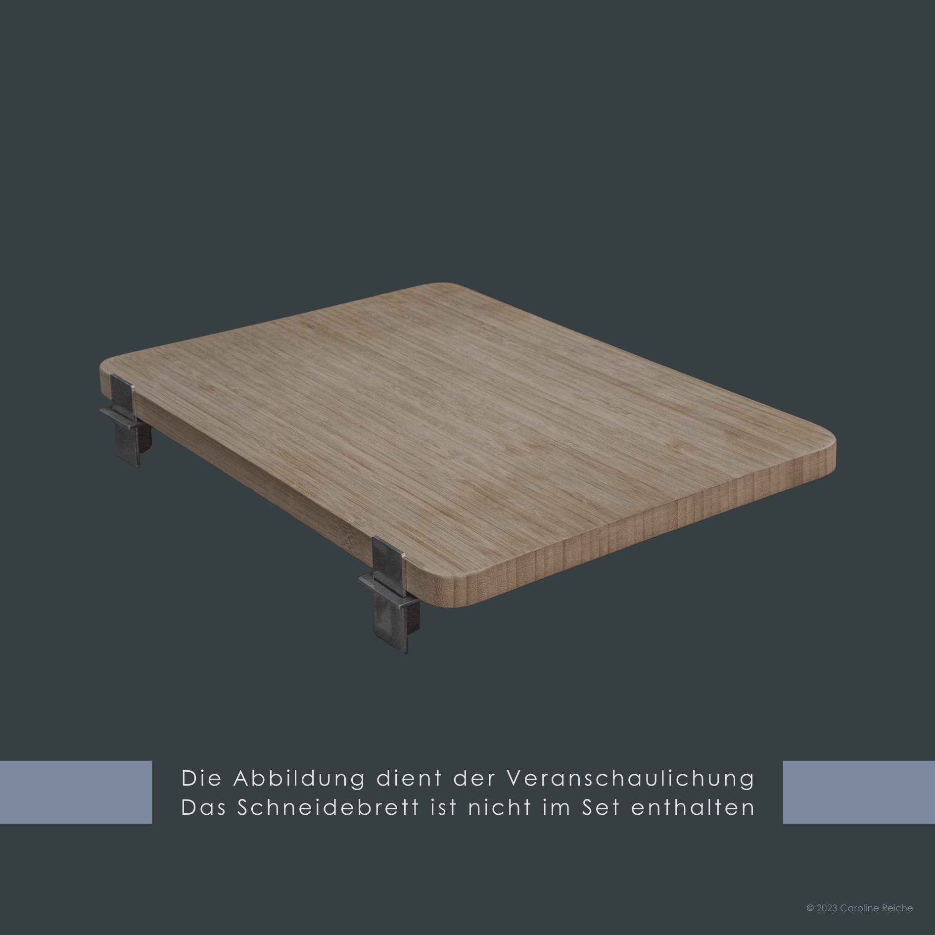 Produktbild der universellen, rutschfesten Schneidebrettunterlage von SchnittKnecht® mit einem Schneidebrett in isometrischer Ansicht. Hinweis: Die Abbildung dient der Veranschaulichung, das Schneidebrett ist nicht im Set enthalten.