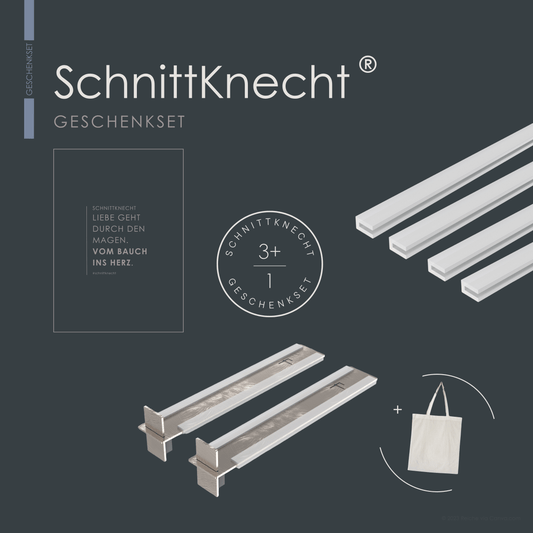 Das Bild zeigt ein Geschenkset mit der rutschfesten Schneidebrettunterlage SchnittKnecht® Standard Bundle, einem Ersatzset Silikonprofile, einer Postkarte mit der Aufschrift ‚SchnittKnecht – Liebe geht durch den Magen. Vom Bauch ins Herz‘ sowie einem Baumwollbeutel (Cottonbag).